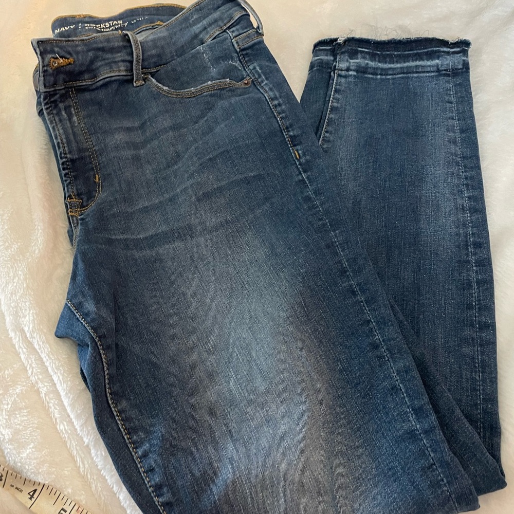 Old Navy Rockstar Built in Sculpt jeans